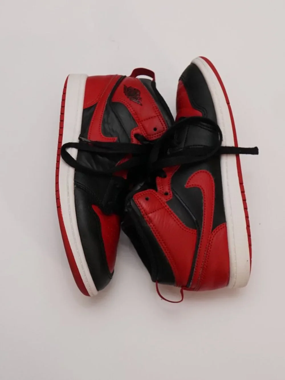 Jordan 1 Mid, black and red, size 3Y
